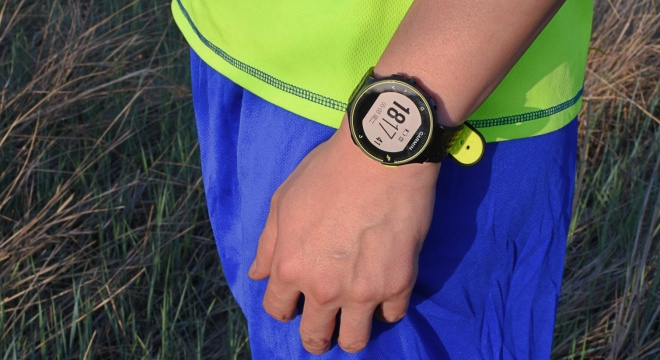 GARMIN FORERUNNER 235 Lite | 多功能GPS跑步手表