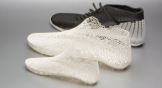 如何在跑鞋上镶钻石—3D打印运动鞋