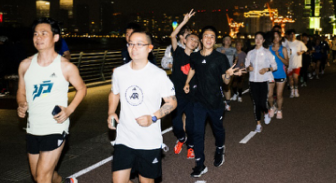 目标冠军！顶尖跑者现身阿迪达斯上海半马展示会——让跑步成为沟通世界的共同语言