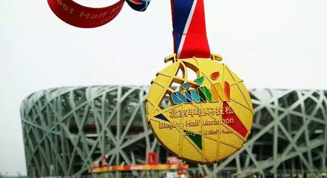 北京鸟巢半程马拉松赛 | 在跑步圣地比赛！