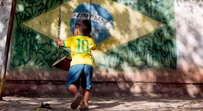 里约奥运 | 走出聚光灯下的阴影  照亮贫民窟里的体育梦
