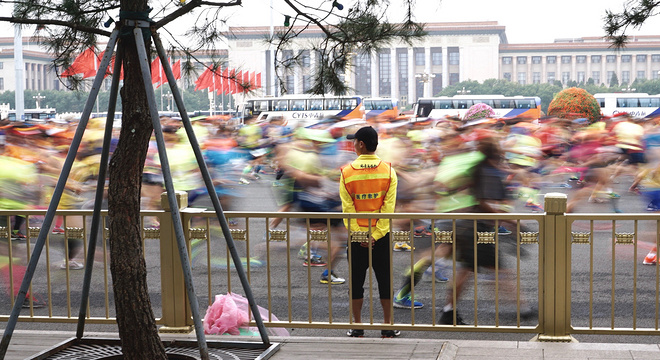 三万分之一 | 经历多年尴尬的吐槽后，36岁的北京马拉松正在赢回人心