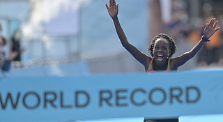 半马世锦赛 | 65分16秒！女子半马世界纪录再度被刷新！