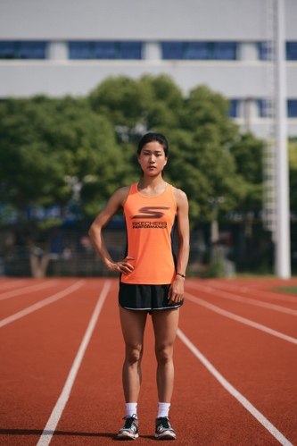 斯凯奇精英运动员张新艳获全运会女子5000米冠军