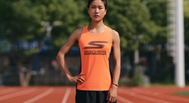 斯凯奇精英运动员张新艳获全运会女子5000米冠军