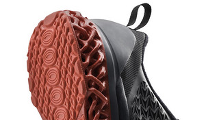 Weekly Gear | 又一双舒服到不行的3D打印跑鞋，这次是Under Armour