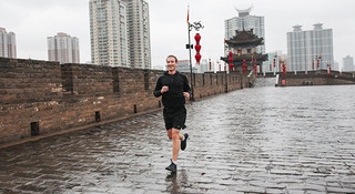 人物 | 扎克伯格与他的新年365英里跑步计划